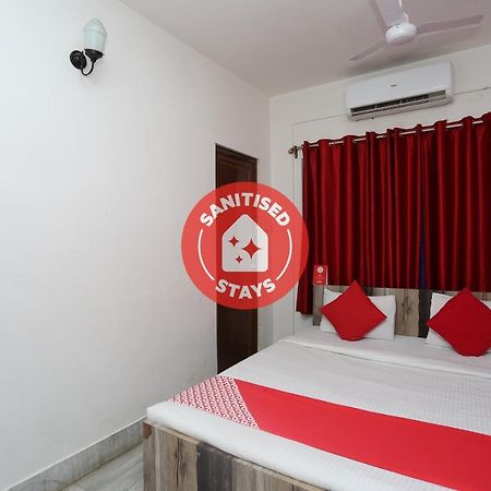 Oyo 11054 Amar Raj Guest House Kolkata Exterior photo