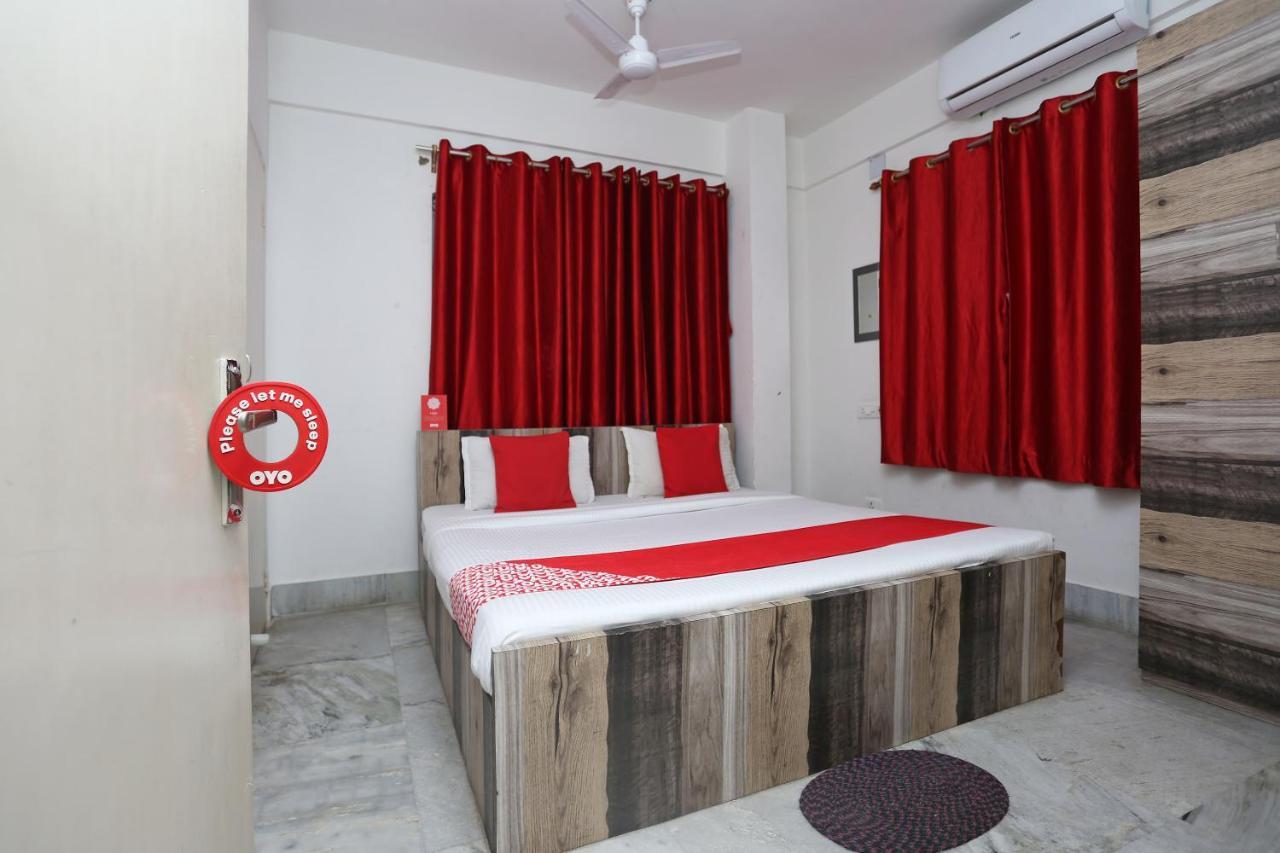 Oyo 11054 Amar Raj Guest House Kolkata Exterior photo